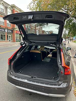 Volvo-V90-Trunk